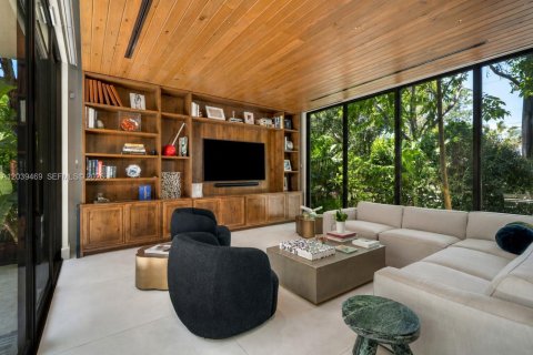 Casa en venta en Miami, Florida, 5 dormitorios, 321.53 m2 № 2244642 - foto 5