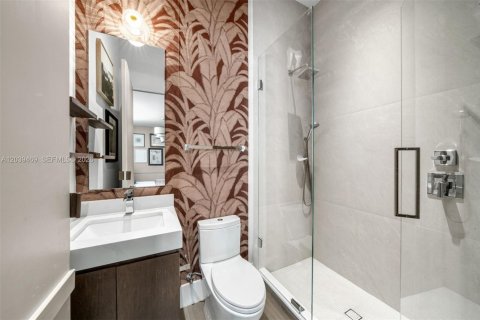 Casa en venta en Miami, Florida, 5 dormitorios, 321.53 m2 № 2244642 - foto 27