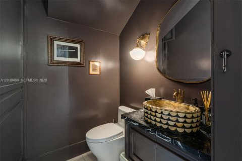Casa en venta en Miami, Florida, 5 dormitorios, 321.53 m2 № 2244642 - foto 14