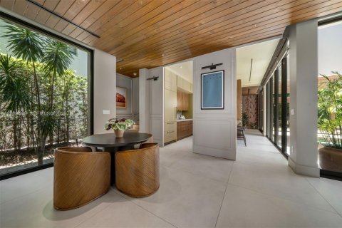 Casa en venta en Miami, Florida, 5 dormitorios, 321.53 m2 № 2244642 - foto 15