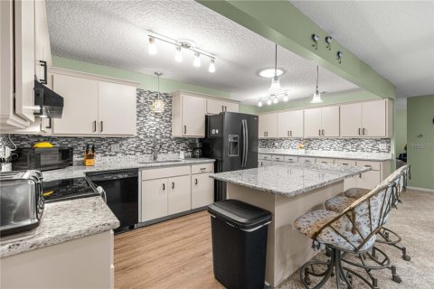 House in Ocala, Florida 2 bedrooms, 162.39 sq.m. № 2238037 - photo 15