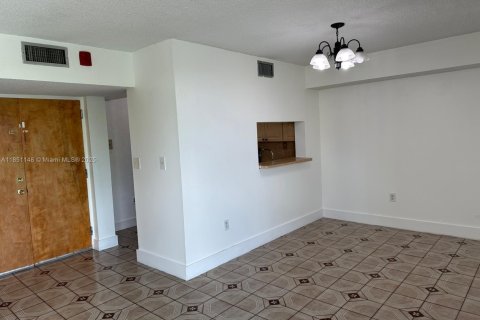 Copropriété à louer à Miami, Floride: 2 chambres, 83.43 m2 № 1855329 - photo 6