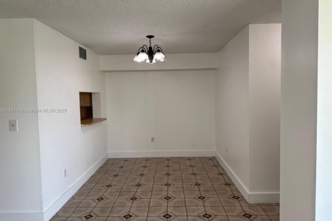 Copropriété à louer à Miami, Floride: 2 chambres, 83.43 m2 № 1855329 - photo 10