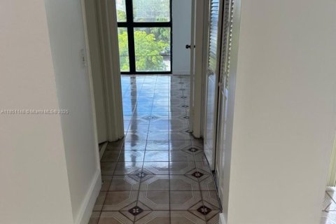 Copropriété à louer à Miami, Floride: 2 chambres, 83.43 m2 № 1855329 - photo 12