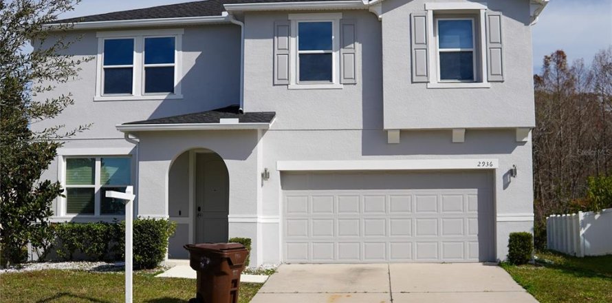 House in Kissimmee, Florida 5 bedrooms, 278.89 sq.m. № 2103076
