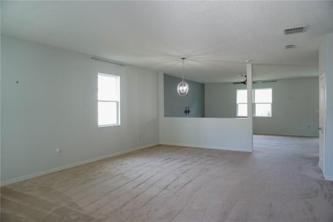 House in Kissimmee, Florida 5 bedrooms, 278.89 sq.m. № 2103076 - photo 2