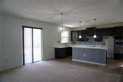 House in Kissimmee, Florida 5 bedrooms, 278.89 sq.m. № 2103076 - photo 5