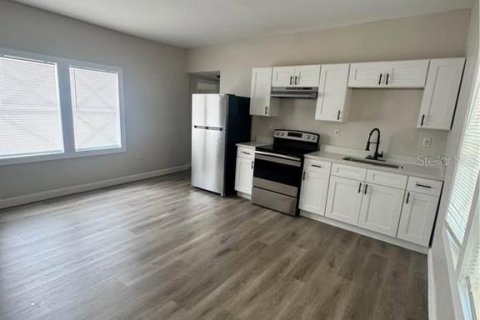 Villa ou maison à louer à Lakeland, Floride: 2 chambres, 83.61 m2 № 2381201 - photo 5
