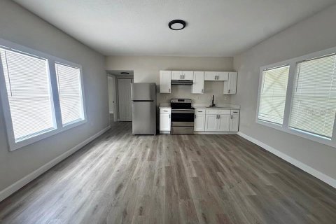 Villa ou maison à louer à Lakeland, Floride: 2 chambres, 83.61 m2 № 2381201 - photo 4