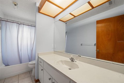 House in Spring Hill, Florida 3 bedrooms, 151.8 sq.m. № 1917964 - photo 22