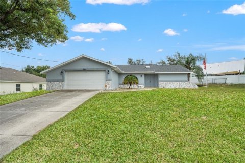 House in Spring Hill, Florida 3 bedrooms, 151.8 sq.m. № 1917964 - photo 2