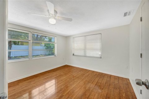 House in Port Richey, Florida 3 bedrooms, 84.73 sq.m. № 2232171 - photo 7