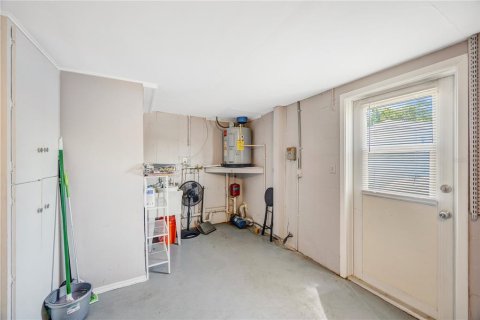 House in Port Richey, Florida 3 bedrooms, 84.73 sq.m. № 2232171 - photo 14