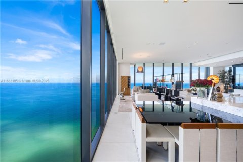 Condominio en venta en Sunny Isles Beach, Florida, 6 dormitorios, 567.26 m2 № 1954544 - foto 26