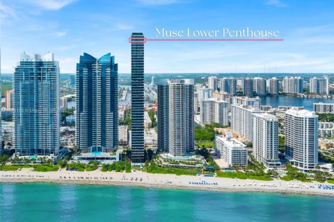 Condominio en Sunny Isles Beach, Florida, 6 dormitorios  № 1954544