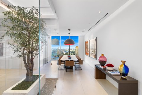 Condominio en venta en Sunny Isles Beach, Florida, 6 dormitorios, 567.26 m2 № 1954544 - foto 10