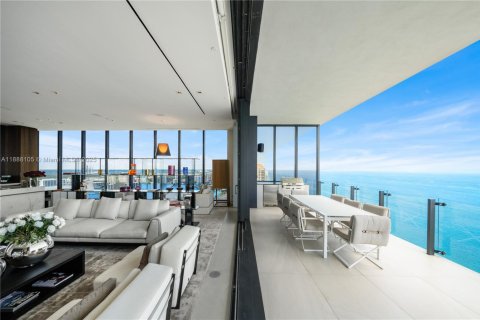 Condominio en venta en Sunny Isles Beach, Florida, 6 dormitorios, 567.26 m2 № 1954544 - foto 29