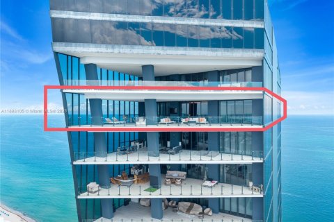 Condominio en venta en Sunny Isles Beach, Florida, 6 dormitorios, 567.26 m2 № 1954544 - foto 16