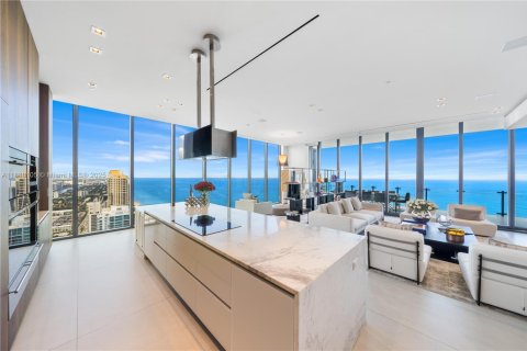 Condominio en venta en Sunny Isles Beach, Florida, 6 dormitorios, 567.26 m2 № 1954544 - foto 23