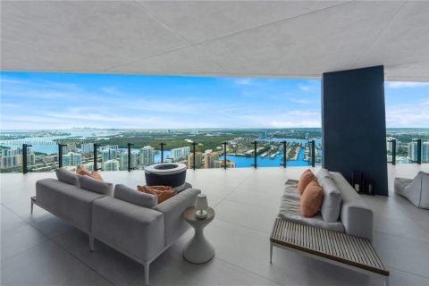Condominio en venta en Sunny Isles Beach, Florida, 6 dormitorios, 567.26 m2 № 1954544 - foto 12