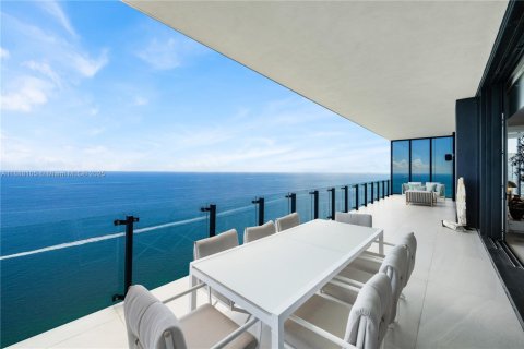 Condominio en venta en Sunny Isles Beach, Florida, 6 dormitorios, 567.26 m2 № 1954544 - foto 4