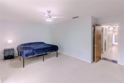 Condo in Gainesville, Florida, 2 bedrooms  № 2223154 - photo 16