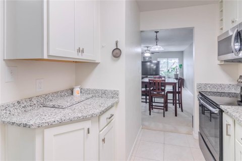 Condo in Gainesville, Florida, 2 bedrooms  № 2223154 - photo 10
