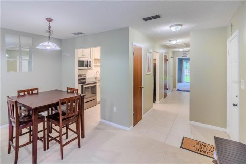 Condo in Gainesville, Florida, 2 bedrooms  № 2223154 - photo 12