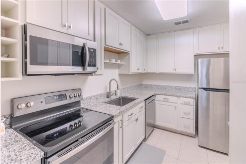 Condo in Gainesville, Florida, 2 bedrooms  № 2223154 - photo 3