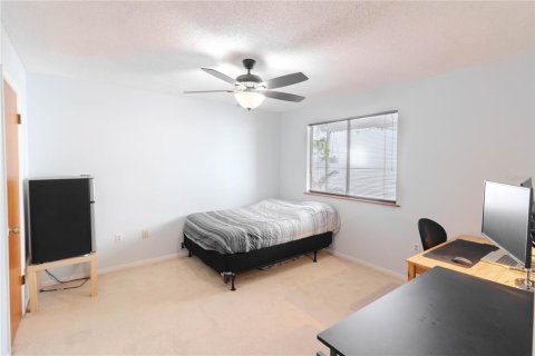 Condo in Gainesville, Florida, 2 bedrooms  № 2223154 - photo 19