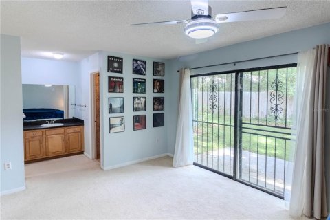 Condo in Gainesville, Florida, 2 bedrooms  № 2223154 - photo 17