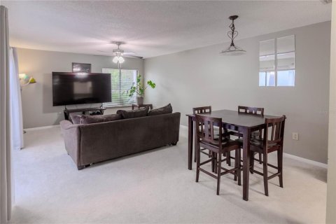 Condo in Gainesville, Florida, 2 bedrooms  № 2223154 - photo 4