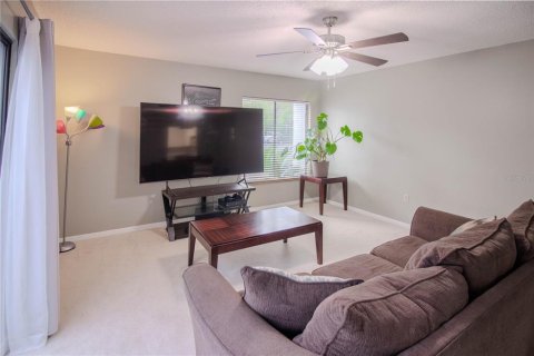Condo in Gainesville, Florida, 2 bedrooms  № 2223154 - photo 8