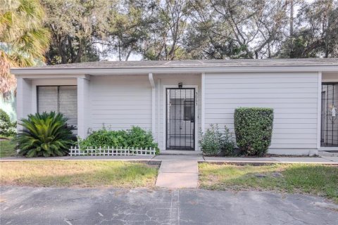Condominio en Gainesville, Florida, 2 dormitorios № 2223154