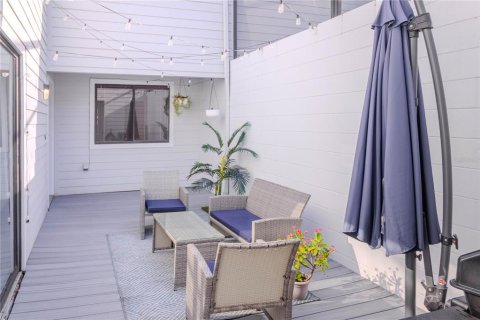 Condo in Gainesville, Florida, 2 bedrooms  № 2223154 - photo 2