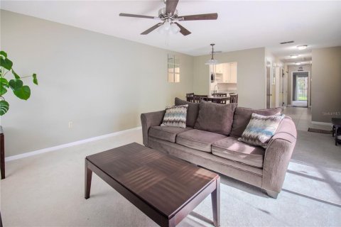 Condo in Gainesville, Florida, 2 bedrooms  № 2223154 - photo 9