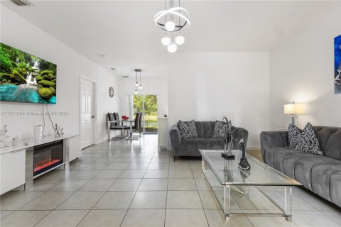 Condominio en alquiler en Homestead, Florida, 3 dormitorios, 113.43 m2 № 1969365 - foto 10