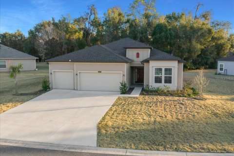 Casa en Dunnellon, Florida 4 dormitorios, 212.93 m2 № 2097461
