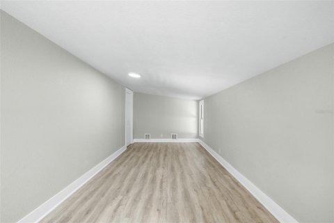 Casa en venta en Avon Park, Florida, 5 dormitorios, 304.07 m2 № 1392200 - foto 28