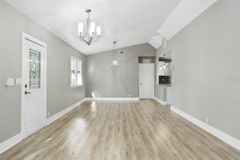Casa en venta en Avon Park, Florida, 5 dormitorios, 304.07 m2 № 1392200 - foto 9