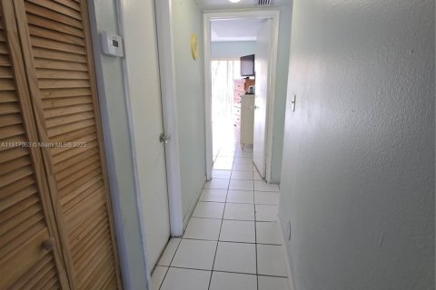 Купить кондоминиум в Майами, Флорида 2 спальни, 109.25м2, № 1774600 - фото 16