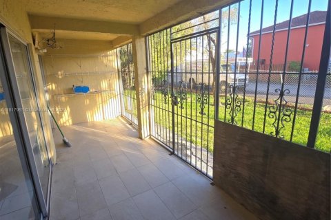 Купить кондоминиум в Майами, Флорида 2 спальни, 109.25м2, № 1774600 - фото 23