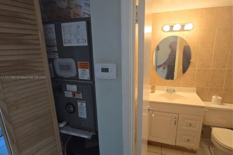 Купить кондоминиум в Майами, Флорида 2 спальни, 109.25м2, № 1774600 - фото 22