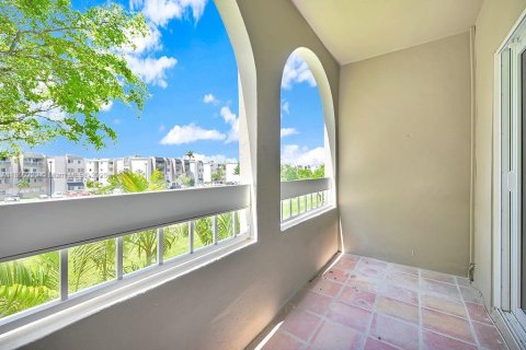 Condominio en alquiler en Miami, Florida, 2 dormitorios, 84.73 m2 № 1889989 - foto 11