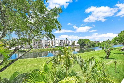 Condominio en alquiler en Miami, Florida, 2 dormitorios, 84.73 m2 № 1889989 - foto 2
