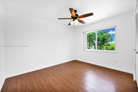 Condominio en alquiler en Miami, Florida, 2 dormitorios, 84.73 m2 № 1889989 - foto 26