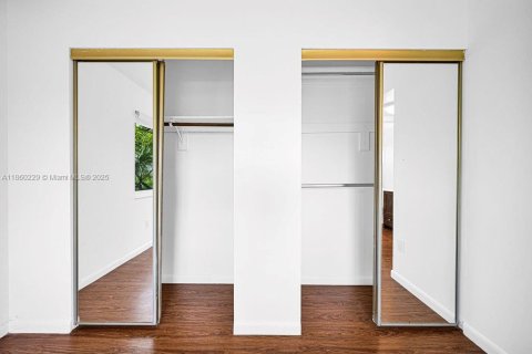 Condominio en alquiler en Miami, Florida, 2 dormitorios, 84.73 m2 № 1889989 - foto 21