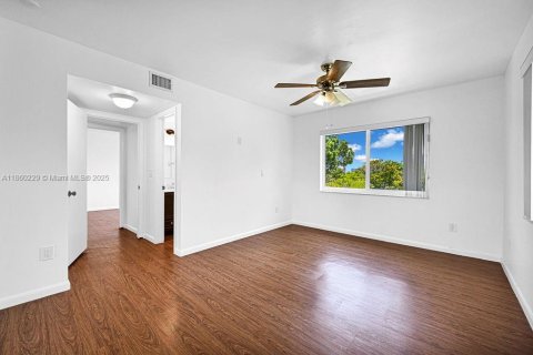 Condominio en alquiler en Miami, Florida, 2 dormitorios, 84.73 m2 № 1889989 - foto 23