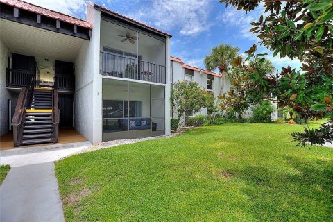 Condo in Sarasota, Florida, 2 bedrooms  № 2226662 - photo 16