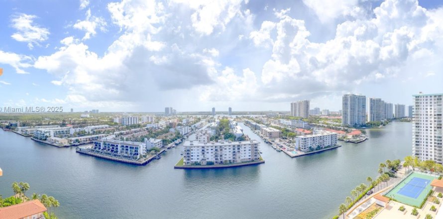Condo in Sunny Isles Beach, Florida, 2 bedrooms № 1897988
